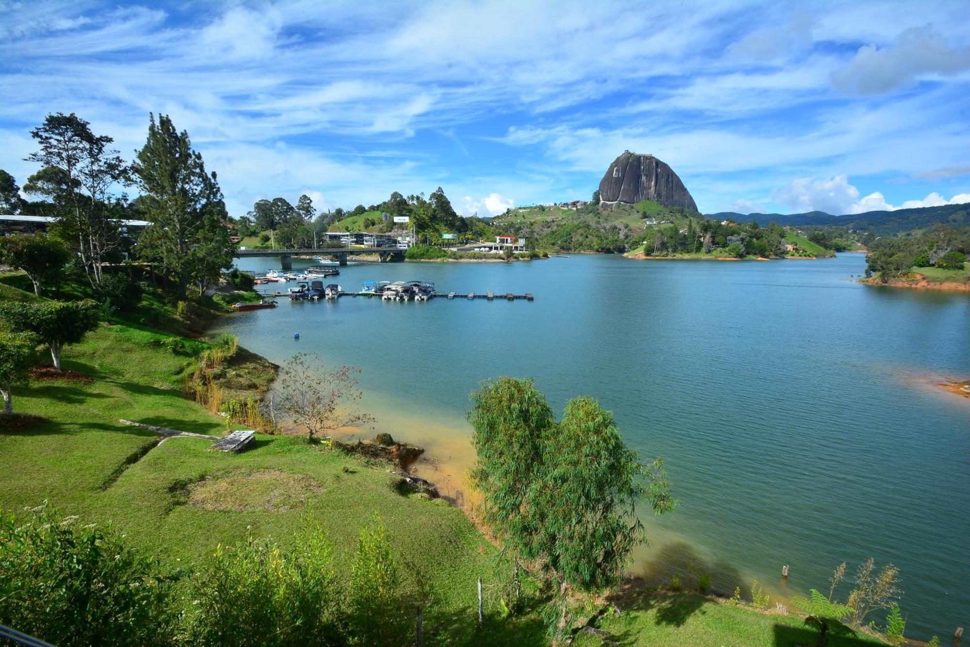 Hotel Campestre Alto Lindo En Guatape Luaran gambar