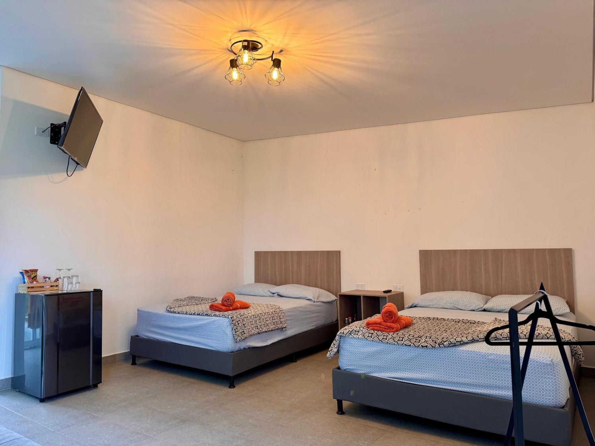 Hotel Campestre Alto Lindo En Guatape Luaran gambar