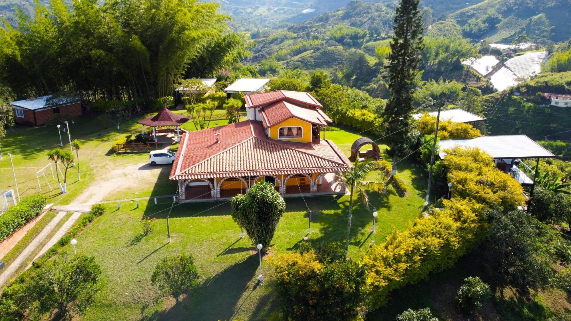 Hotel Campestre Alto Lindo En Guatape Luaran gambar